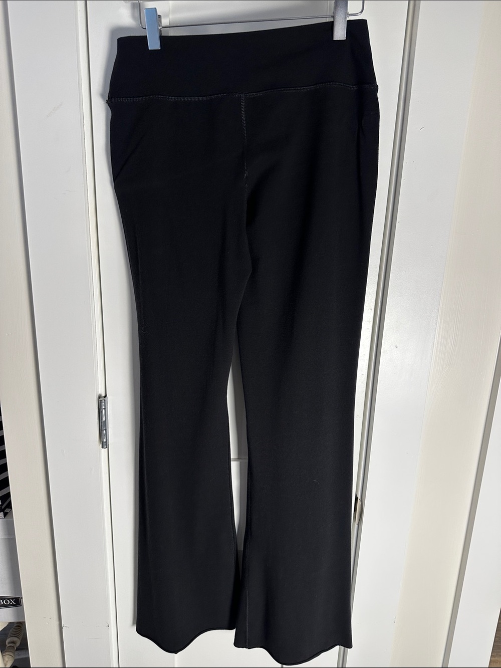 GREEN APPLE Yoga Flares Bamboo Black SIZE LARGE EXCELLENT CONDITION LIKE NEW - Picture 3 of 4